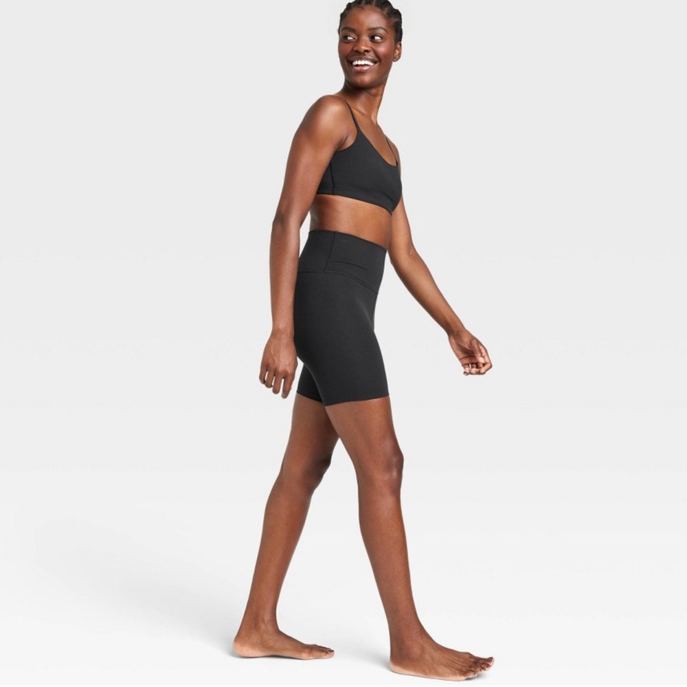 🌟NWOT🌟 All In Motion Everyday Soft Ultra High-Rise Bike Shorts 6" XS